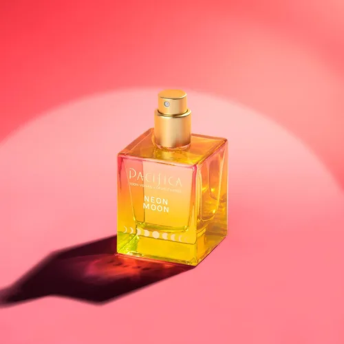 Miniatura 2 de Pacifica Beauty Perfume en aerosol Neon Moon - Sándalo energético, jazmín, cardamomo ahumado - Eau de Toilette vegana y limpia, 1 fl oz (29.57 ml)