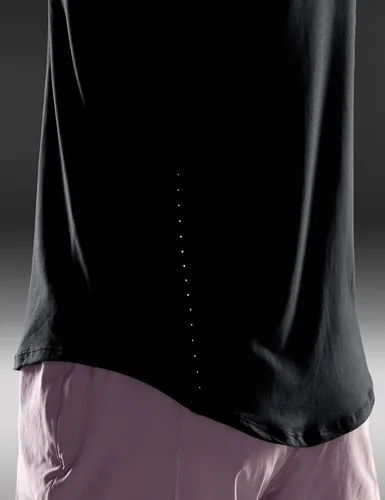 Miniatura 5 de CRZ YOGA Camiseta sin mangas ligera para mujer, espalda cruzada, sin mangas, para entrenamiento, cuello alto, atlética, para correr