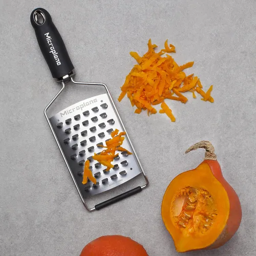 Miniatura 9 de Microplane Gourmet Series - Rallador ultra grueso de acero inoxidable duradero para quesos y verduras con mango antideslizante para cocina