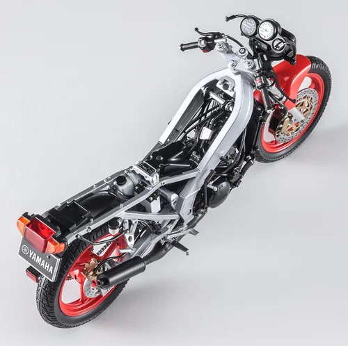 Miniatura 8 de Hasegawa Escala 1/12 TZR250 (1KT) 1985 - Modelo de plástico para construcción de motos, N.º de artículo 21511