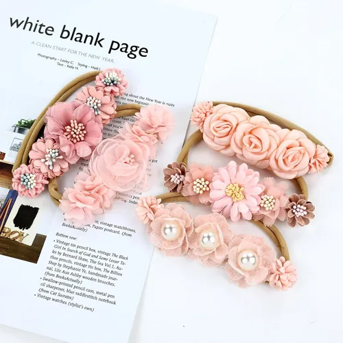 Miniatura 8 de Cinaci Paquete de 5 diademas delicadas de nailon con flores florales, accesorios para el cabello para bebés, niñas, recién nacidos, bebés y niños