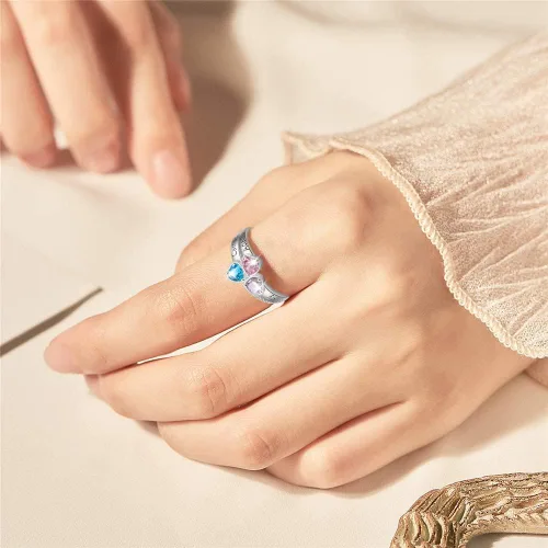 Miniatura 3 de Anillo personalizable de plata fina para mamá, con 3 piedras natales de imitación para la abuela, mamá o algún aniversario significativo