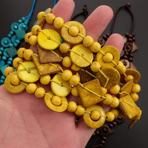 Miniatura 9 de Generic Collar de estilo retro bohemio para mujer, cuentas de madera tejidas a mano con dijes de concha, joyería de moda para mujeres y niñas