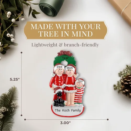 Miniatura 4 de Adorno Personalizado de Familia de 3 con Perro 2025 Personalización Gratuita en 24h Adornos de Navidad para el Árbol Recuerdo Negro de Mascota