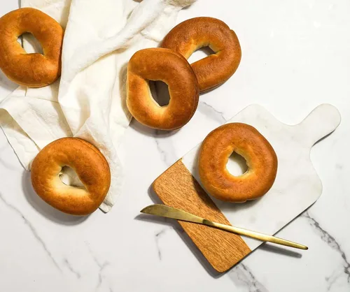 Miniatura 8 de Hero Classic Plain Bagel - 4 g de carbohidratos netos, 19 g de proteína, alta fibra, 130 calorías por porción (10 bagels, 2 paquetes de 5)