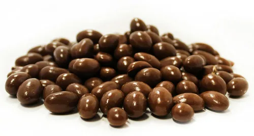 Miniatura 4 de Its Delish - Cacahuetes cubiertos de chocolate con leche gourmet – Bolsa a granel de 1 libra – Cacahuetes recubiertos de chocolate negro lácteo