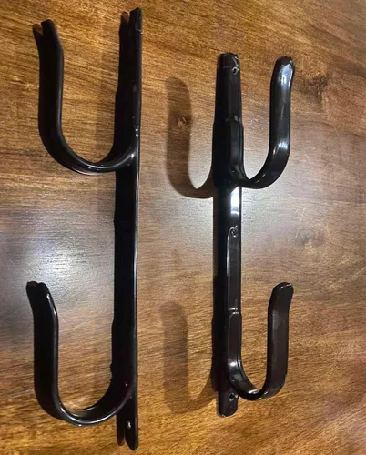 Soportes para pistola – Soporte de pared para pistola – Ganchos para pistola de caza de rifles – 2 ganchos en J de metal recubierto de PVC