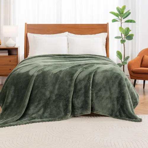 Miniatura 3 de Manta Berkshire Classic Extra-Fluffy™ Manta de felpa extra suave tamaño King, manta de pelo largo suave y esponjosa para sofá cama, verde salvia