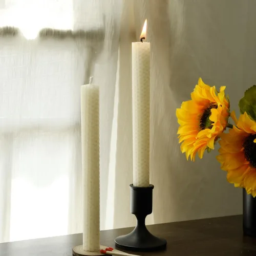Miniatura 2 de Paquete de 4 velas cónicas de cera de abeja enrolladas a mano, sin goteo, aroma natural orgánico, 8 pulgadas en blanco hueso
