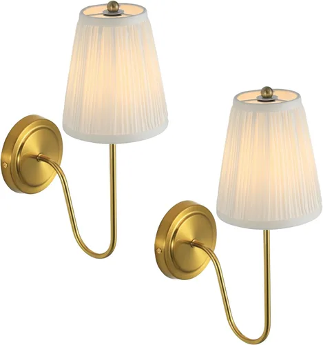 Miniatura 3 de Electro bp; Elegantes apliques de pared individuales con pantallas de lámpara de brocado plisado blanco y brazo curvo de metal dorado pulido, luz