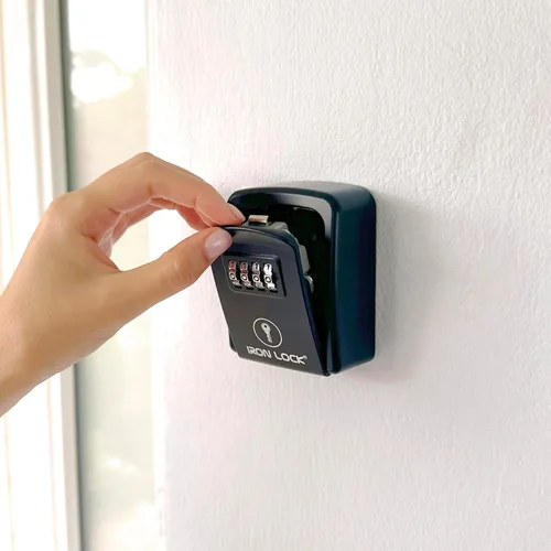 Miniatura 8 de Iron Lock® - Caja de bloqueo de llave pequeña para montaje en pared con código, para exteriores (negro) 10,000 resettable combos, no app or dead
