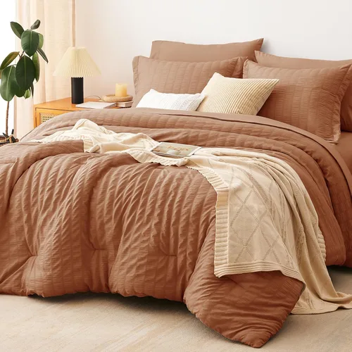 Miniatura 42 de CozyLux Juego de ropa de cama con edredón tamaño King Beige Seersucker de 7 piezas, juego de cama en una bolsa, con edredón, sábanas, fundas