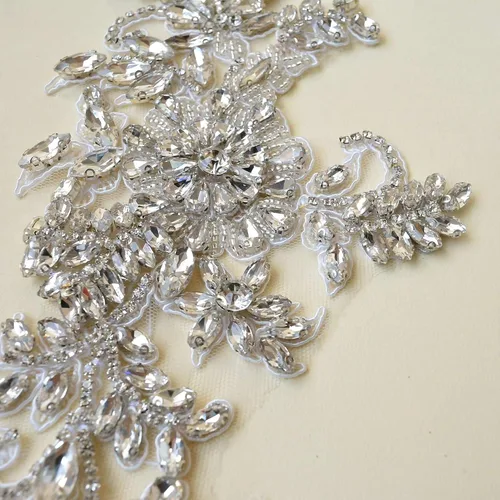 Miniatura 7 de Apliques de diamantes de imitación brillantes, diseño de cuentas pesadas, parche de encaje de cristal de diamante, costura artesanal en vestido