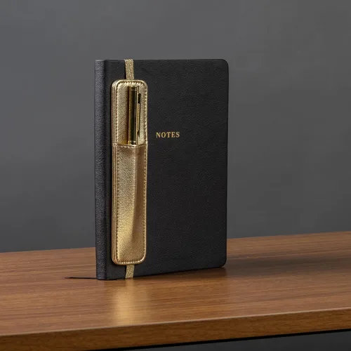 Miniatura 6 de WORLD TRAVELER Eccolo - Diario mediano con bolígrafo, cuaderno A5 de tapa dura negro y dorado con 256 páginas marfil, soporte para bolígrafo