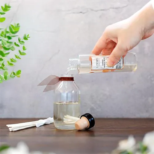 Miniatura 8 de Amber Romance - Recambio de aceite difusor de varillas con varillas de junco, ámbar cálido, sándalo y notas florales, aceites esenciales de lirio
