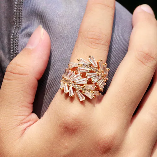 Miniatura 2 de Lavencious Anillo de moda de cóctel artístico, tamaño ajustable de 6 a 8.5 circonitas cúbicas