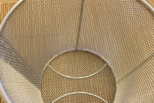 Miniatura 4 de Cesta grande de acero inoxidable, mango de madera para resistencia al calor, malla fina de 5 x 5 pulgadas, fideos de pasta Udon Ramen, enjuague
