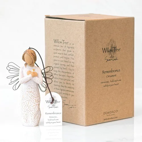 Miniatura 4 de Ángel de Recuerdo de Willow Tree (Piel más Clara) Adorno, Recuerdos... Guarda Cada uno con Seguridad en Tu Corazón, Un Regalo para Expresar