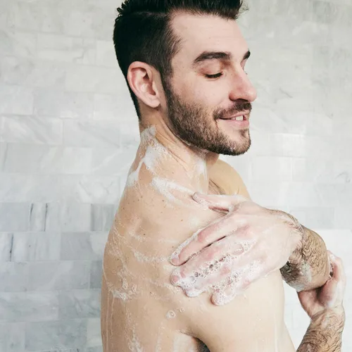 Miniatura 5 de Brickell Gel de ducha revitalizante para hombre, gel de ducha de limpieza profunda con aloe, jojoba y vitamina E, perfumado (lima limón, 16 onzas)