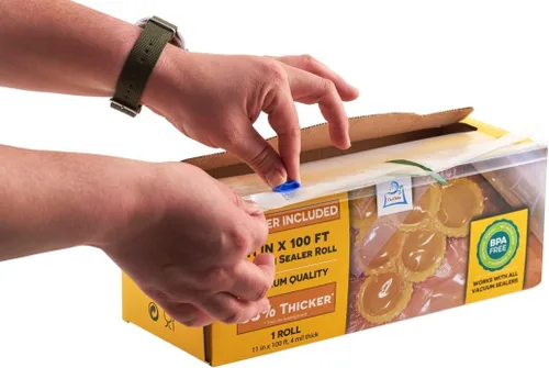 Miniatura 2 de Rollo de bolsas selladoras al vacío Mega Roll y caja cortadora de 6 pulgadas x 100 pies (no más tijeras) 4 mil 100 pies OutOfAir, 33% más gruesas