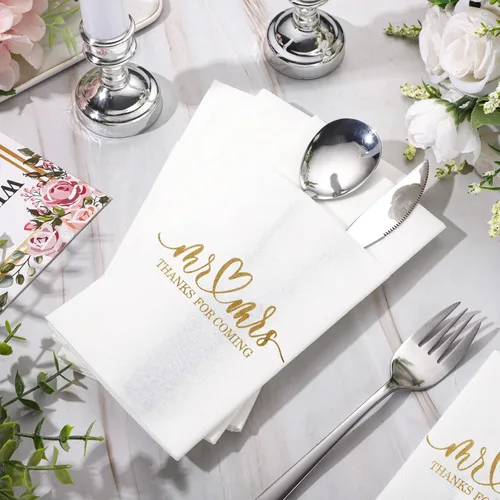 Miniatura 4 de Panelee 100 servilletas de boda con bolsillo integrado para cubiertos de Mr and Mrs personalizadas, sensación de lino, suministros de cena Dorado