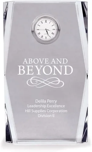Miniatura 10 de Baudville Trofeo de reloj grabado, cristal transparente con acento azul, pieza de tiempo de inserción de plata, tres líneas personalizadas