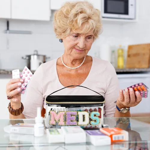 Miniatura 6 de Geetery Bolsa de Letras de Chenilla, Estuches de Viaje Meds Cheer Regalos para Porristas Bolsa de Cosméticos Maquillaje de Nylon Portátil Preppy