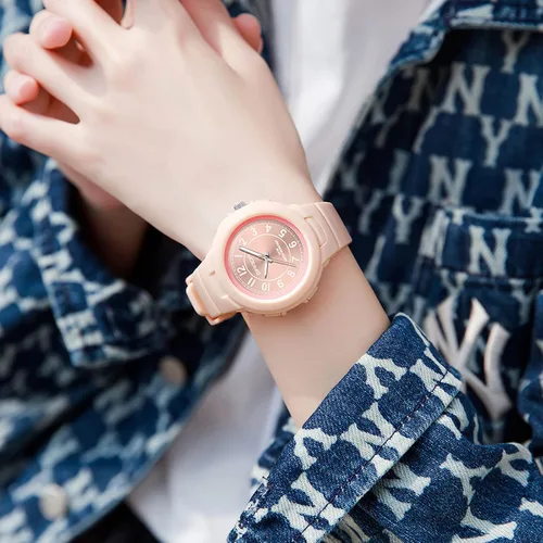 Miniatura 4 de findtime Reloj blanco para mujer, 5 ATM, resistente al agua, correa de silicona con números arábigos, analógico, de cuarzo, fácil de leer