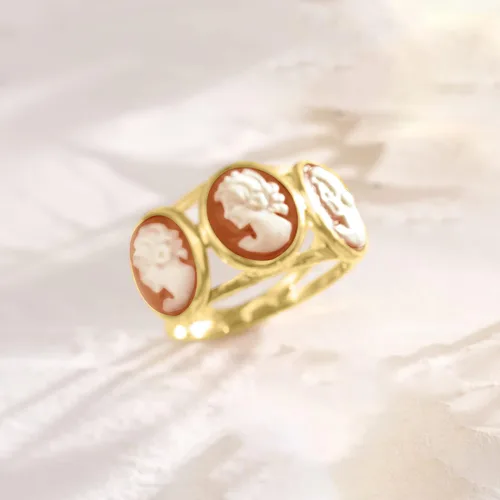 Miniatura 5 de Ross-Simons Anillo camafeo de concha naranja italiana en oro de 18 quilates sobre ley, Piedra preciosa, concha