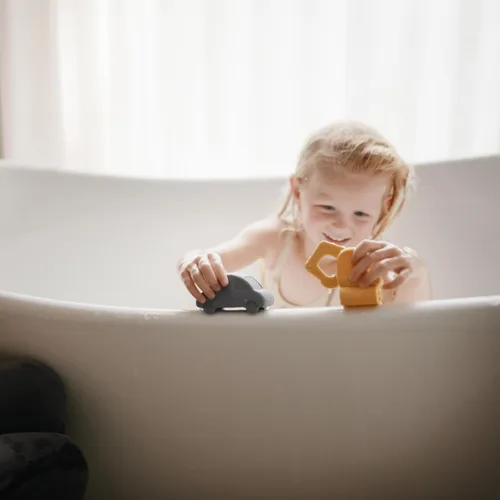 Miniatura 5 de mushie Vehículos Juguetes de baño para niños pequeños 100% silicona de grado alimenticio Libre de moho, paquete de 4
