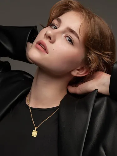 Miniatura 2 de U7 Collar con monograma A-Z 26 letras colgantes chapado en oro de 18 quilates, chapado en platino, collares cuadrados con inicial mayúscula