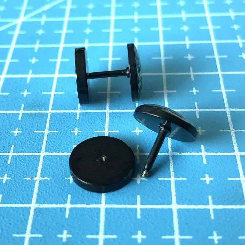 Miniatura 7 de FLYUN 6 pares de aretes de calavera para hombre, aretes de calibre falso, aretes de tapones falsos para hombres y hombres, aretes negros
