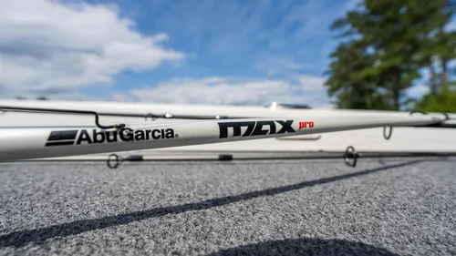 Miniatura 8 de Abu Garcia Max Pro Carrete de pesca giratorio y Combo de caña de pescar