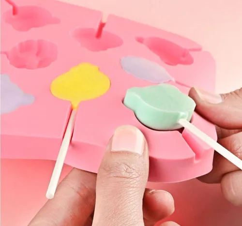 Miniatura 3 de Juego de moldes de silicona para piruletas con diseño de pata de gato y molde de chocolate hipopótamo con 50 palitos de chupón, bolsas de dulces