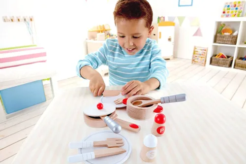 Miniatura 3 de Hape Cook & Serve Set Juego de cocina de madera de 13 piezas con accesorios Multicolor
