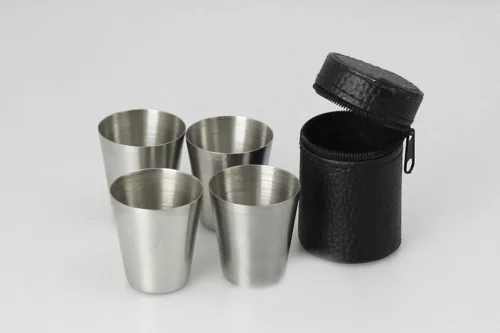 Miniatura 3 de Yueton® Juego de 4 vasos de chupito de acero inoxidable con estuche de transporte de cuero negro (1.0 fl oz)