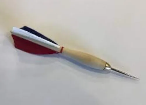 Miniatura 2 de American ProDart Dardos de madera #1 Torneo 5 7/8" Longitud 12pc Caja Negro (Black Feathers)