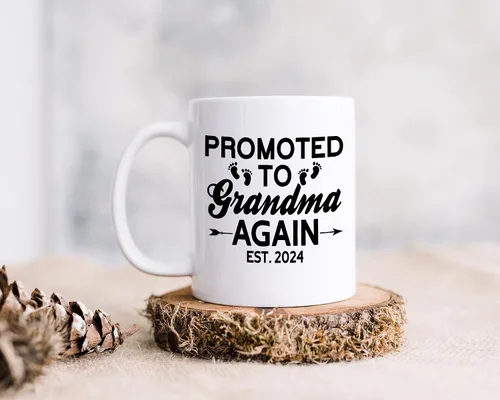 Miniatura 2 de Taza de cerámica de 11 onzas con texto en inglés "Promoted To Grandma Again Est 2024", diseño de abuelas y anuncio de embarazo