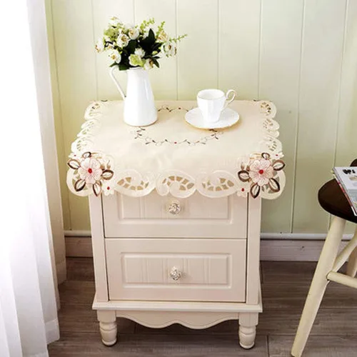 Miniatura 2 de LeLehome - Mantel de encaje bordado con flores cafés, color crema y beige, diseño clásico y tela que no se arruga para mesa de comedor