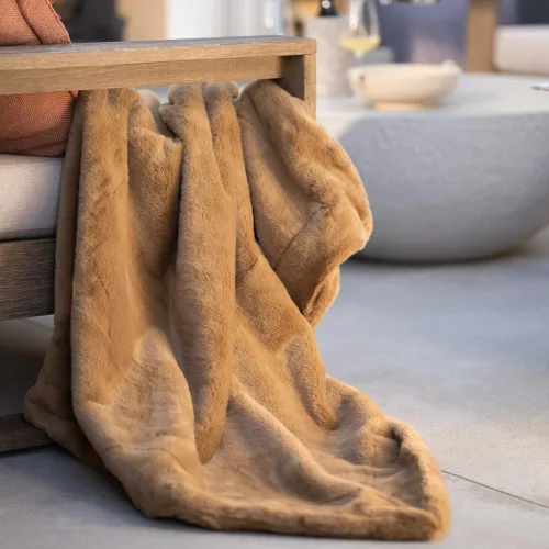Miniatura 21 de Joy Blankets Manta de Tiro de Piel Sintética – Ultra Suave, Acogedora y Cálida Manta de Lujo – Lavable a Máquina, Regalo de Decoración del Hogar