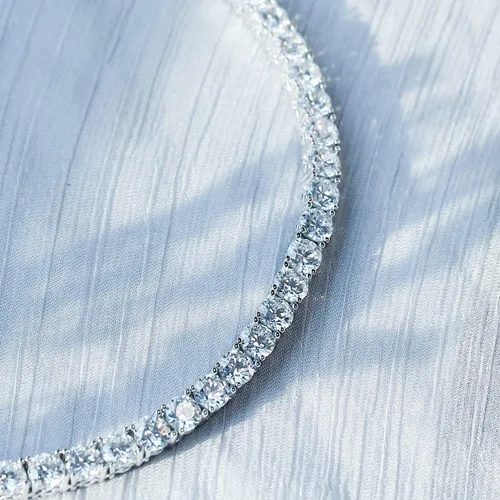 Miniatura 2 de Amazon Essentials Collar de tenis de plata de ley con circonita cúbica de elementos infinitos de corte redondo, (anteriormente colección Amazon)