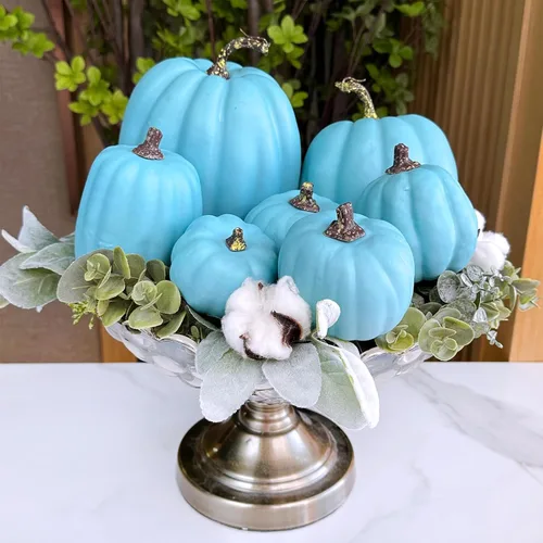 Miniatura 9 de Winlyn 7 Piezas Calabazas Artificiales Surtidas de Color Azul Verdoso para Halloween, Calabazas Decorativas Costeras de Espuma Falsas para Otoño