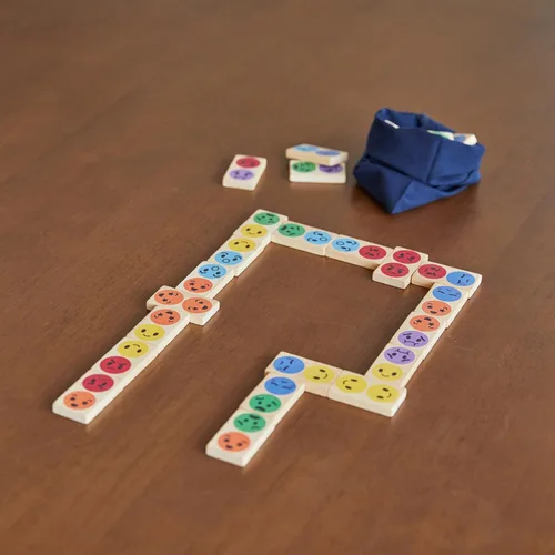 Miniatura 9 de PlanToys Dominó del estado de ánimo para el aprendizaje social emocional inspirado en Montessori Actividad de emparejamiento, reconocimiento