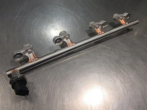 Miniatura 5 de Mazda 3, Mazda CX-5 y Mazda CX-3 Nuevo riel de combustible OEM PE01-13-150