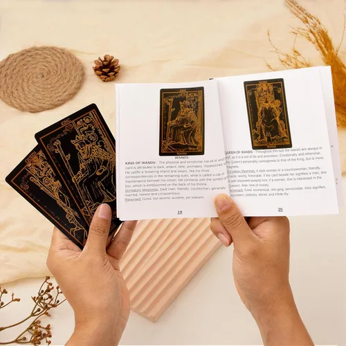 Miniatura 8 de SUGEYA 78 cartas de tarot con libro guía, juego de regalo de tarot negro con tela de tarot, piedras de chakra y más, cartas de tarot, juego