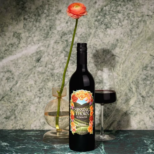Miniatura 6 de Vino tinto sin alcohol Bordeaux de Missing Thorn por Aaron Pott - Vino sin alcohol con sabor a rica mora, cereza negra y cassis - Bajo en azúcar