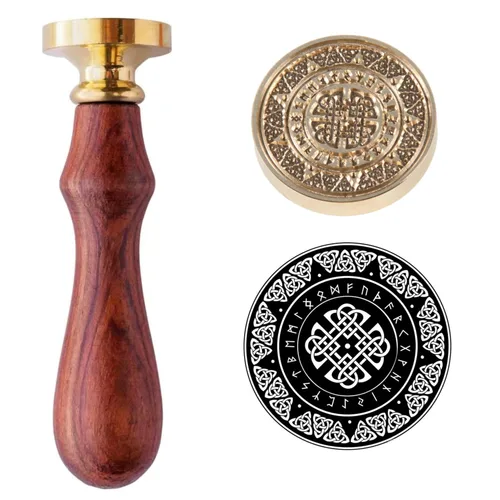 Sello de cera de sello vintage con nudo celta, escudo celta decorado con antiguo patrón europeo, runas nórdicas vikingas, cuervo, runas, amuleto