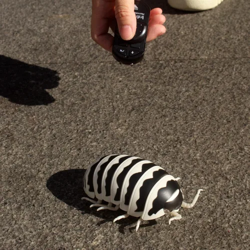 Miniatura 3 de Tipmant Gusano de control remoto RC Bug realista Pillbug electrónico juguete de broma animal insecto vehículo vehículo niños regalos de cumpleaños