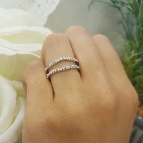 Miniatura 7 de Dazzlingrock Collection Anillo doble de diamante redondo de 0,18 quilates para mujer, realzador de boda, oro de 14 quilates