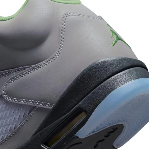 Miniatura 7 de Jordan 5 Retro Stealth BlancoHyper Royal-Stealth para hombre (DD0587 140)